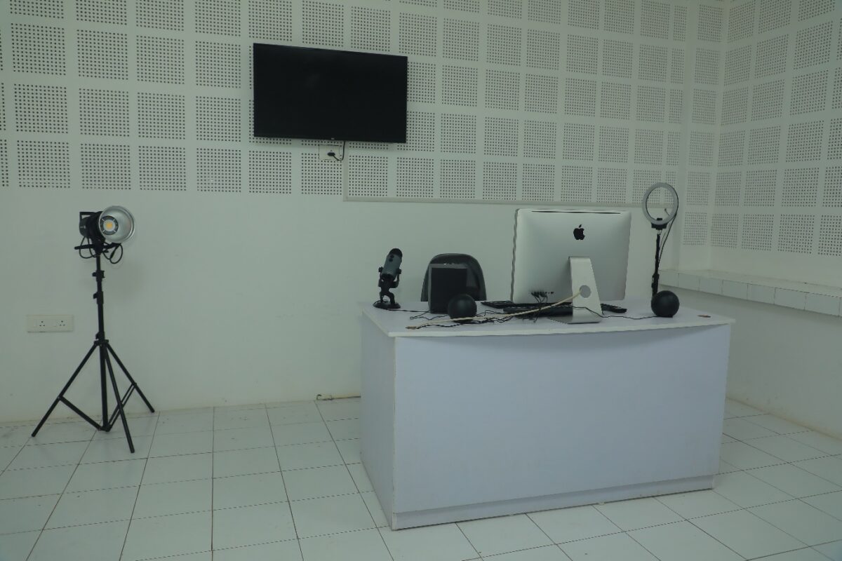 MEDIA CLUB GALLERY